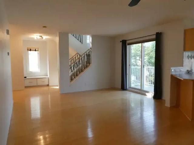 2 Bedroom Townhouse Calgary AB 104471232