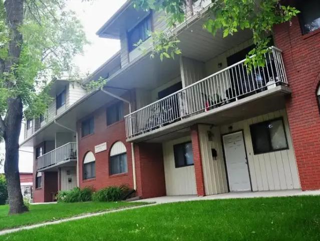 2 Bedroom Townhouse Calgary AB 104506818