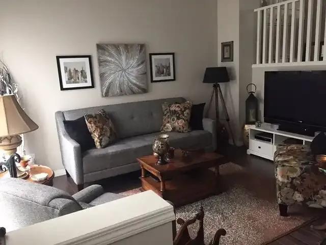2 Bedroom Townhouse Calgary AB 104638461