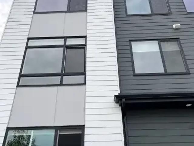 2 Bedroom Townhouse Calgary AB 104863633