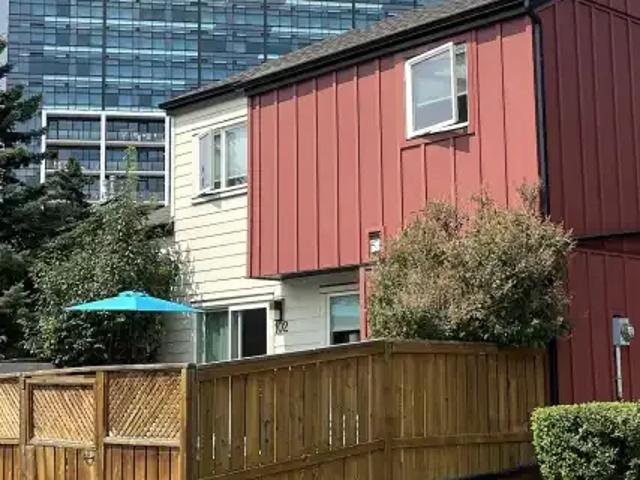 2 Bedroom Townhouse Calgary AB 105005014