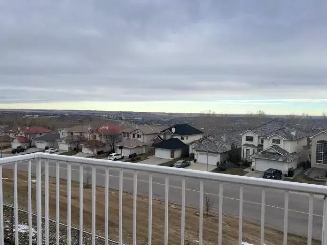 2 Bedroom Townhouse Calgary AB 102394210