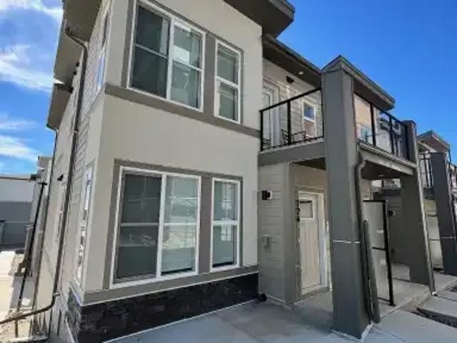 2 Bedroom Townhouse Calgary AB 102794793