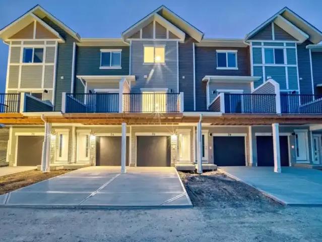 2 Bedroom Townhouse Calgary AB 102846514