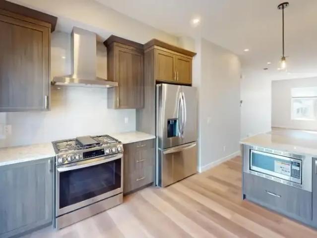 2 Bedroom Townhouse Calgary AB 102846565