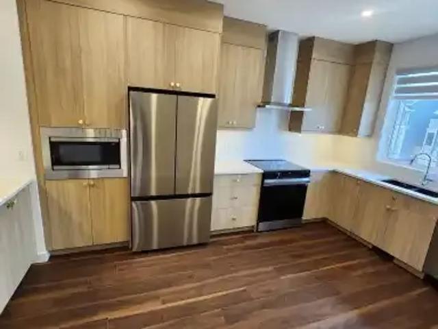 2 Bedroom Townhouse Calgary AB 102951978