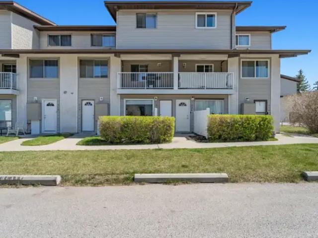 2 Bedroom Townhouse Calgary AB 103179115
