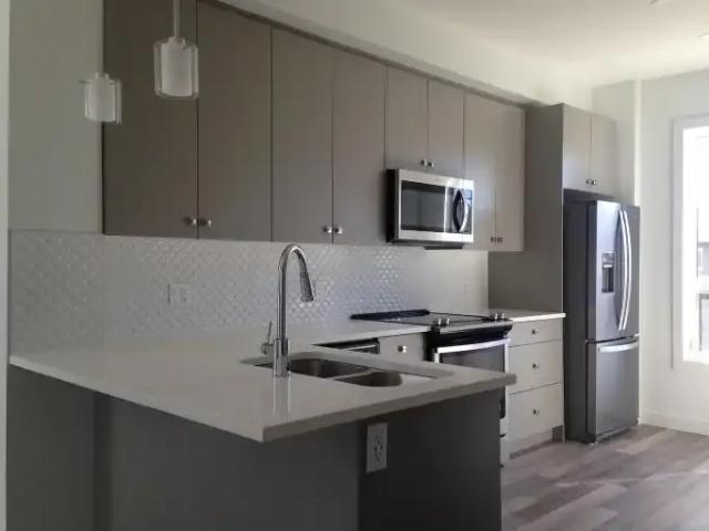 2 Bedroom Townhouse Calgary AB 103301216