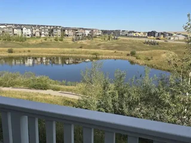 2 Bedroom Townhouse Calgary AB 103574522