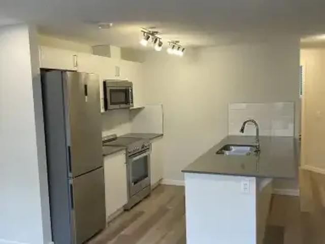 2 Bedroom Townhouse Calgary AB 103593985