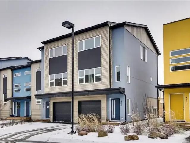 2 Bedroom Townhouse Calgary AB 103611394
