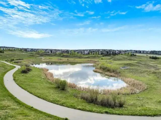 2 Bedroom Townhouse Calgary AB 103840227