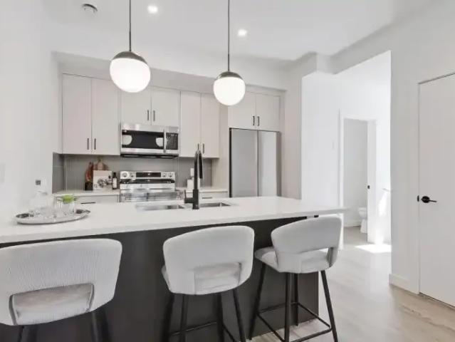 2 Bedroom Townhouse Calgary AB LS94329553