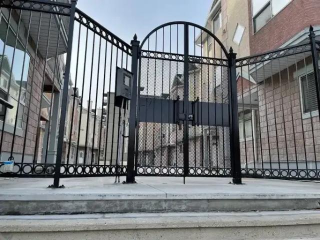 2 Bedroom Townhouse Calgary AB LS101300621