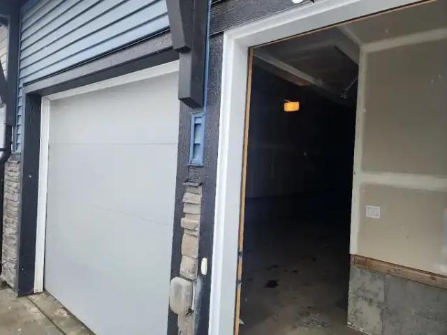 2 Bedroom Townhouse Calgary AB LS102018362