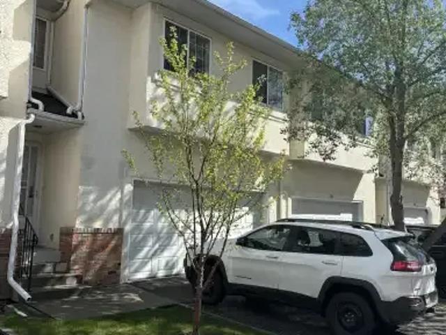 2 Bedroom Townhouse Calgary AB LS103030689