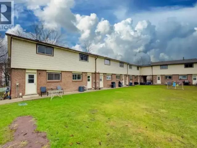 2 Bedroom Townhouse Cambridge ON 101186212