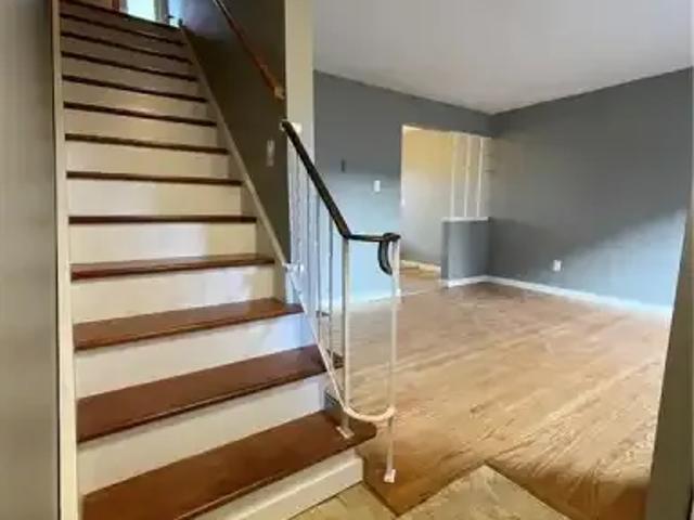 2 Bedroom Townhouse Cambridge ON 104842104