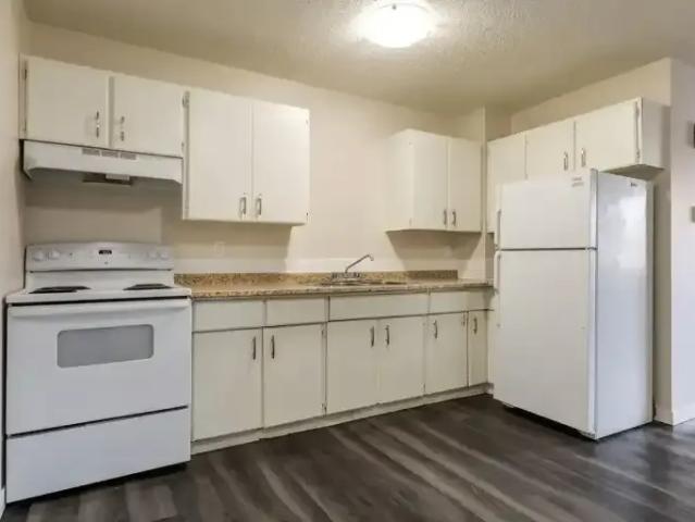 2 Bedroom Townhouse Camrose AB 104862686