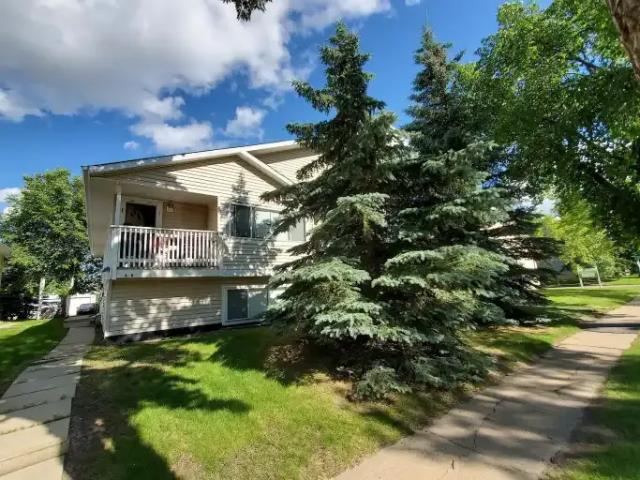 2 Bedroom Townhouse Camrose AB LS102272364