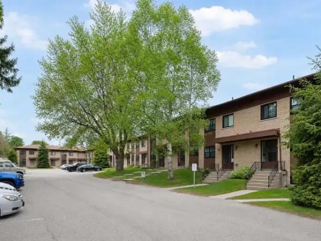 2 Bedroom Townhouse Clarington ON 102847089