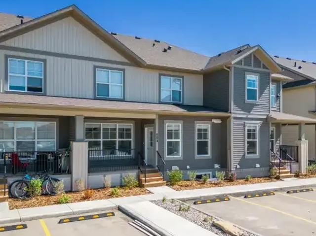 2 Bedroom Townhouse Cochrane AB 101507503
