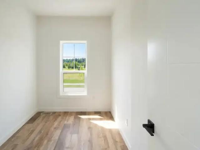 2 Bedroom Townhouse Cochrane AB 105004633