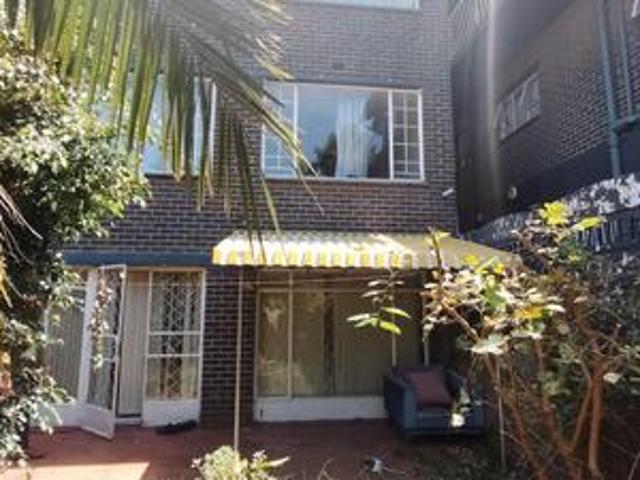 2 bedroom townhouse / duplex on the.
