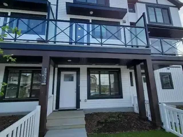 2 Bedroom Townhouse Edmonton AB 101089442