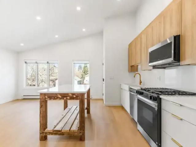2 Bedroom Townhouse Edmonton AB 101687709