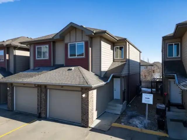 2 Bedroom Townhouse Edmonton AB 102658408