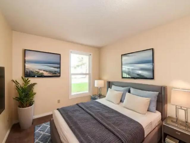 2 Bedroom Townhouse Edmonton AB 102845171