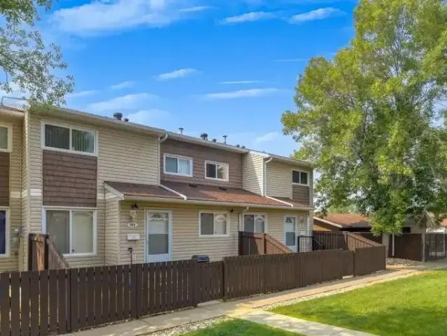 2 Bedroom Townhouse Edmonton AB 102882688