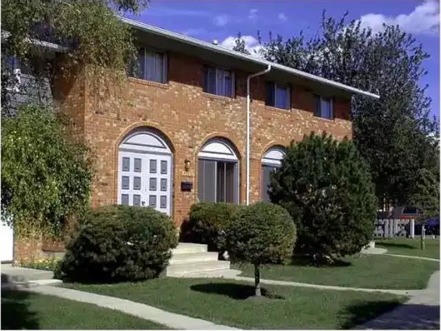 2 Bedroom Townhouse Edmonton AB 103090453
