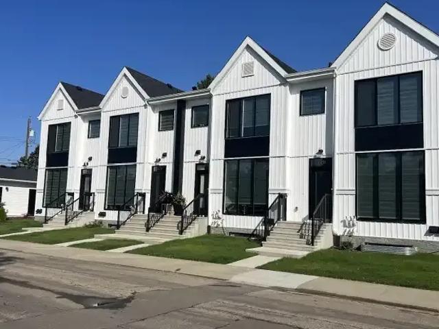 2 Bedroom Townhouse Edmonton AB 103487073