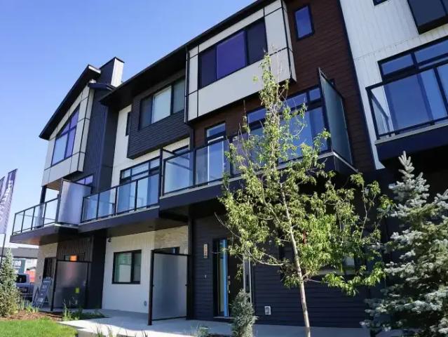 2 Bedroom Townhouse Edmonton AB 104180344