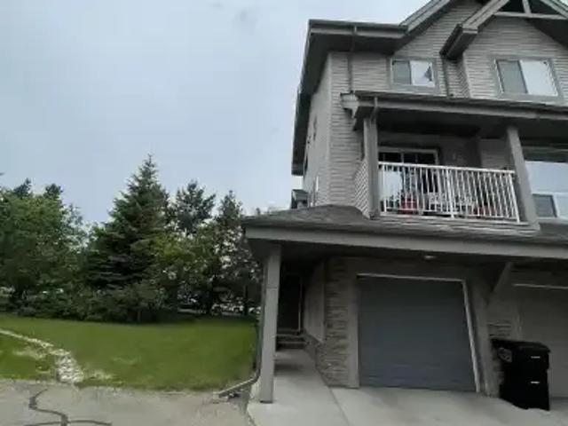 2 Bedroom Townhouse Edmonton AB 104434335