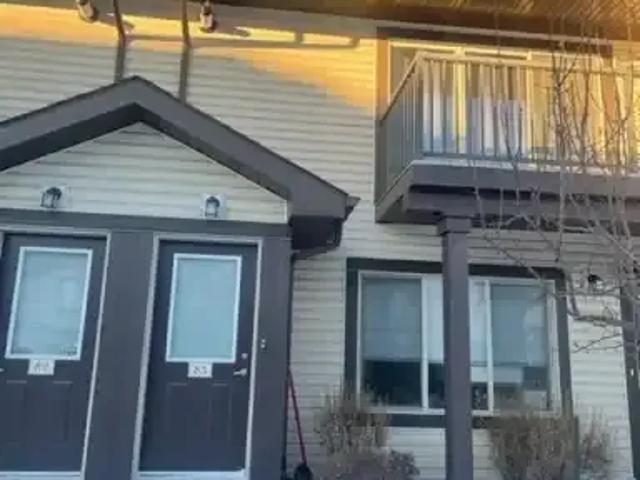 2 Bedroom Townhouse Edmonton AB 98631400