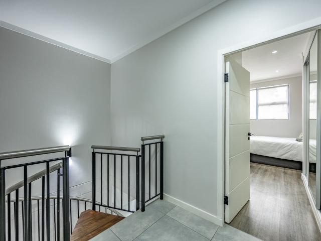2 Bedroom Townhouse For Sale in Menlo Park