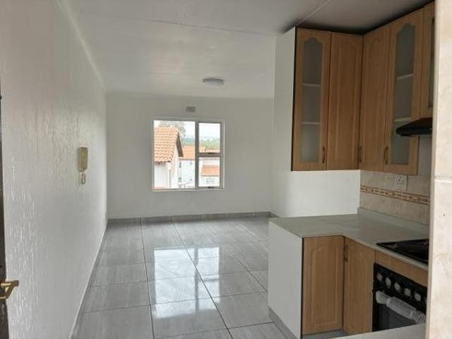 2 Bedroom Townhouse For Sale in Meredale