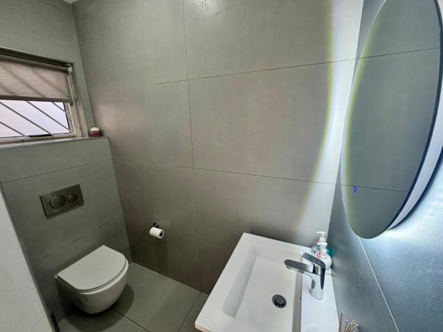 2 Bedroom Townhouse For Sale in Meyersdal