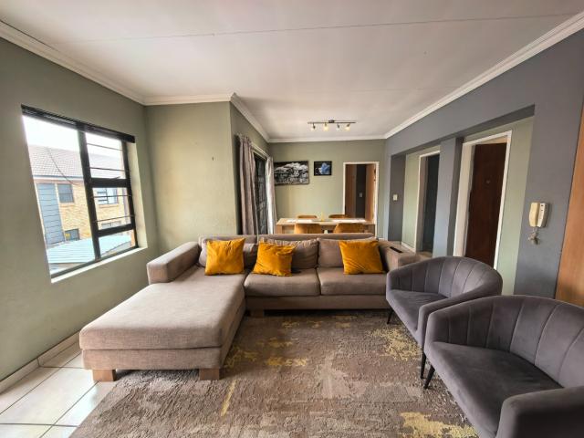 2 Bedroom Townhouse For Sale in Meyersdal