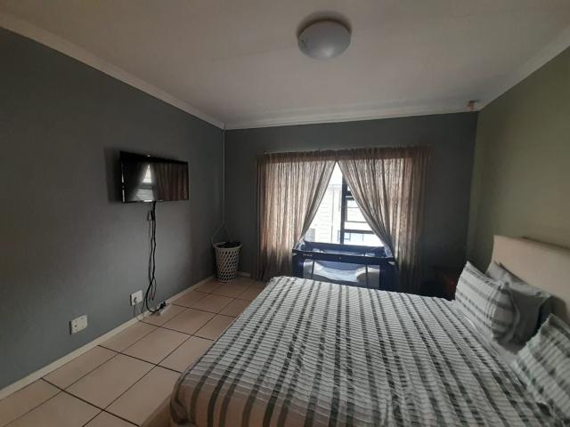 2 Bedroom Townhouse For Sale in Meyersdal
