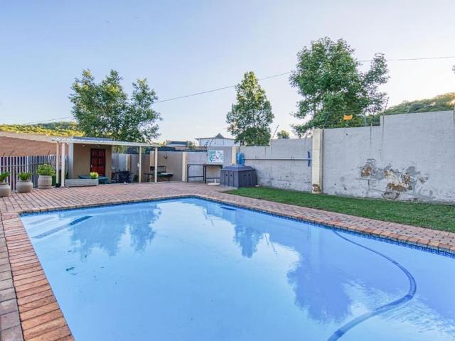 2 Bedroom Townhouse For Sale in Meyersdal