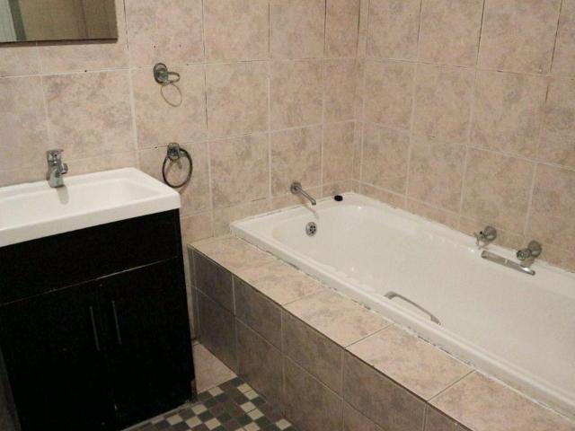2 Bedroom Townhouse For Sale in Mondeor
