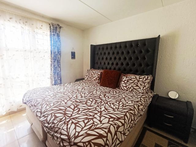2 Bedroom Townhouse For Sale in Mondeor