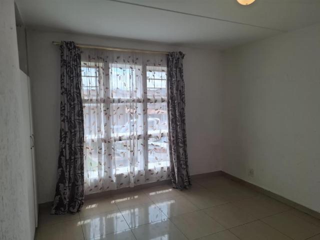 2 Bedroom Townhouse For Sale in Mondeor
