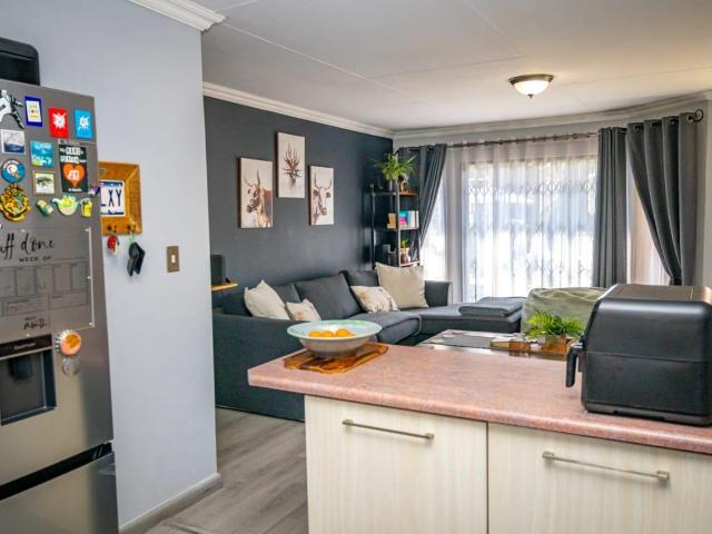 2 Bedroom Townhouse For Sale in Moreleta Park