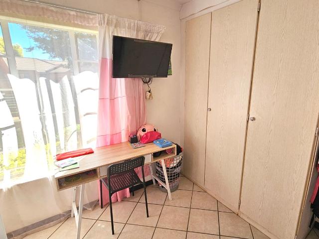 2 Bedroom Townhouse For Sale in Moreleta Park