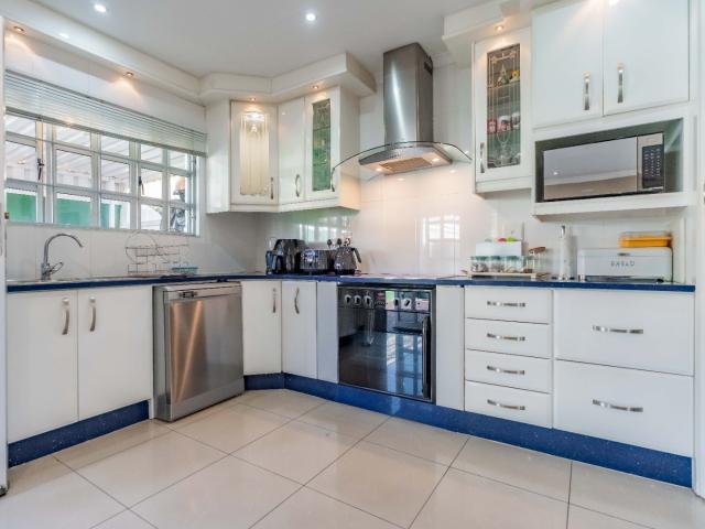 2 Bedroom Townhouse For Sale in Mount Edgecombe Ext 3